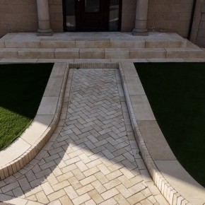 Sahara Grey Limestone Cobbles 200x100 primer