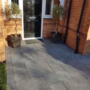 Graphite Grey porcelain cobbles 100x100 - Primer