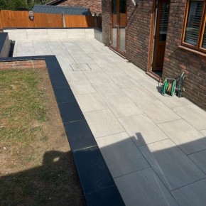 Bull Nose Steps 600x300x30 mm - Black