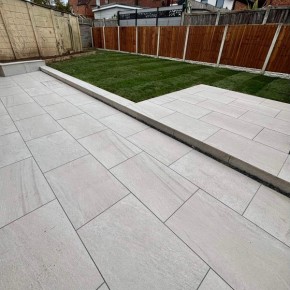 Everest Pearl Porcelain Paving Lifestyle 600x900 Product Image