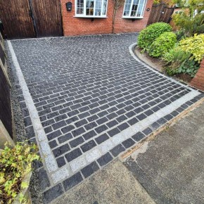 Black Granite Cobble Setts - 200x100 mm - 6.5 m2